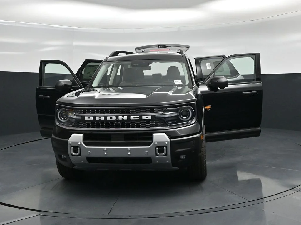 New 2026 Shadow Black Ford Badlands image 28