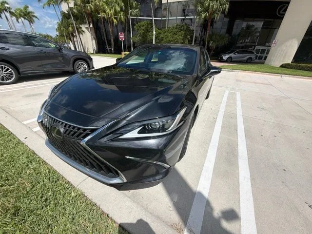 Certified Used 2024 Caviar Lexus ES 300h Luxury image 4