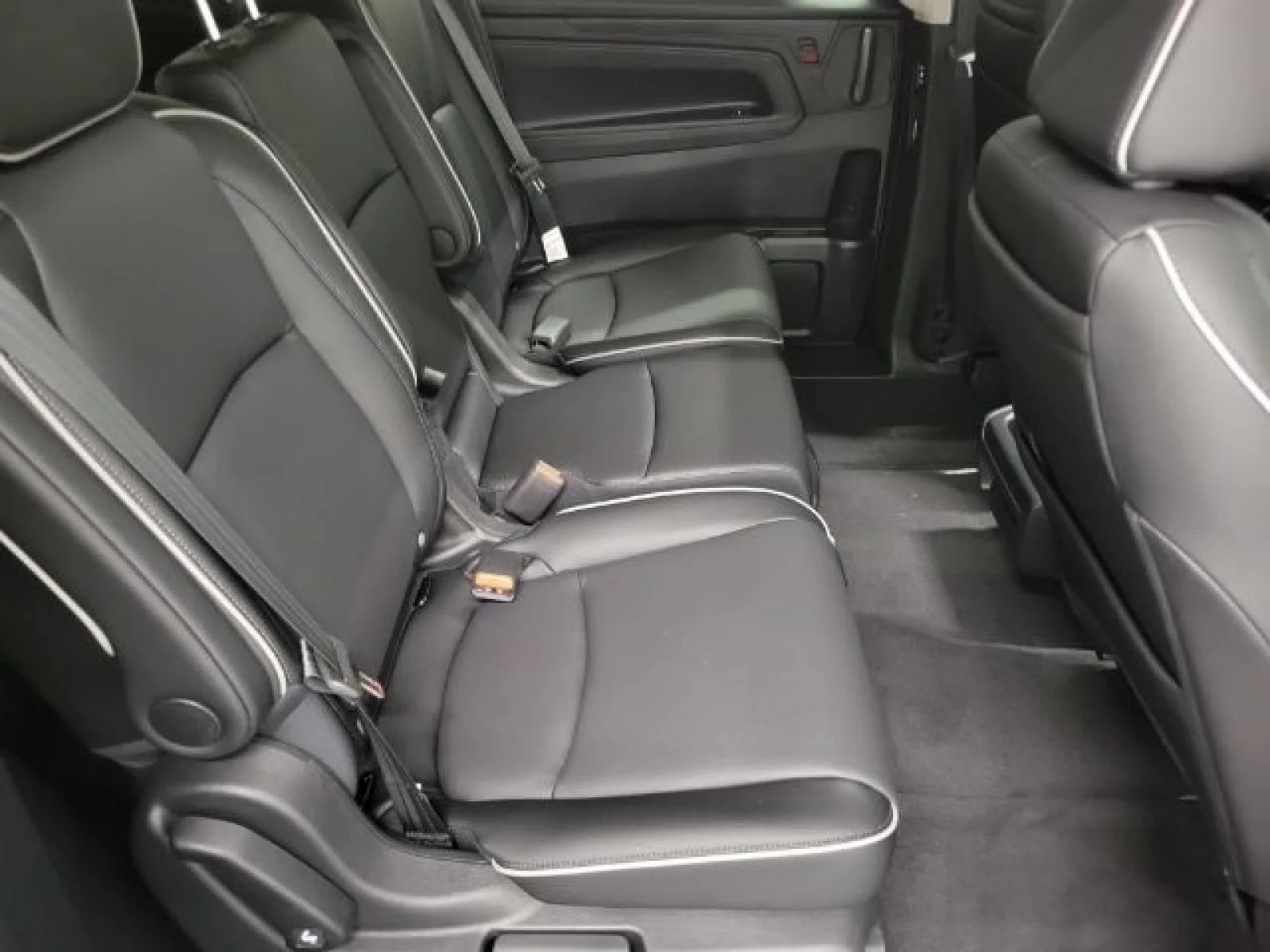 New 2026 Sonic Gray Pearl Honda Touring image 6