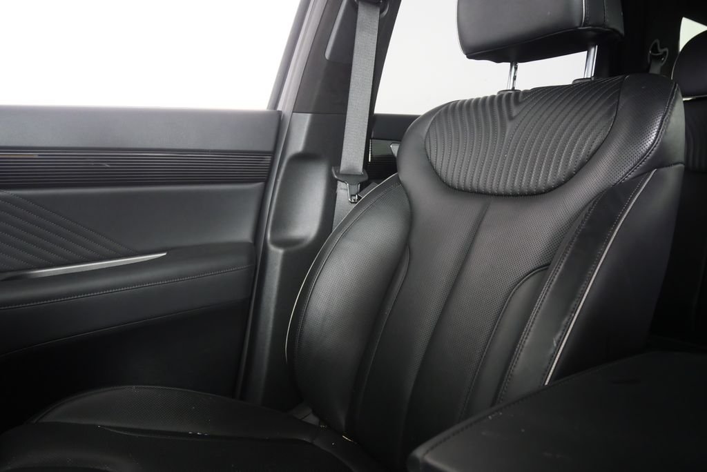 Used 2023 Abyss Black Hyundai Calligraphy image 15