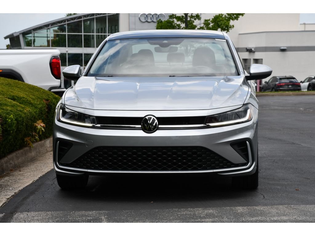 Used 2025 Pyrite Silver Metallic Volkswagen SE image 9