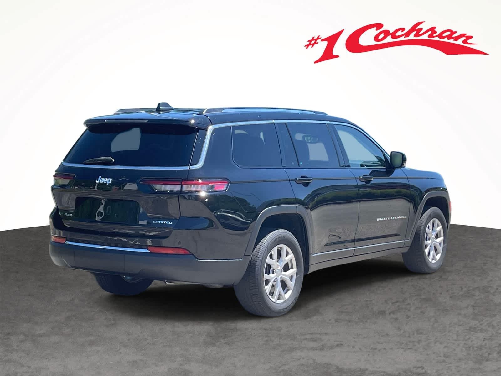 Used 2022 Diamond Black Crystal Pearlcoat Jeep Limited image 7