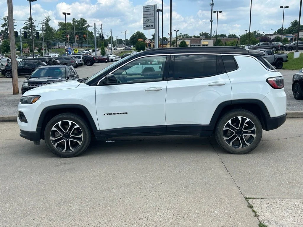 Used 2023 White Jeep Limited image 9
