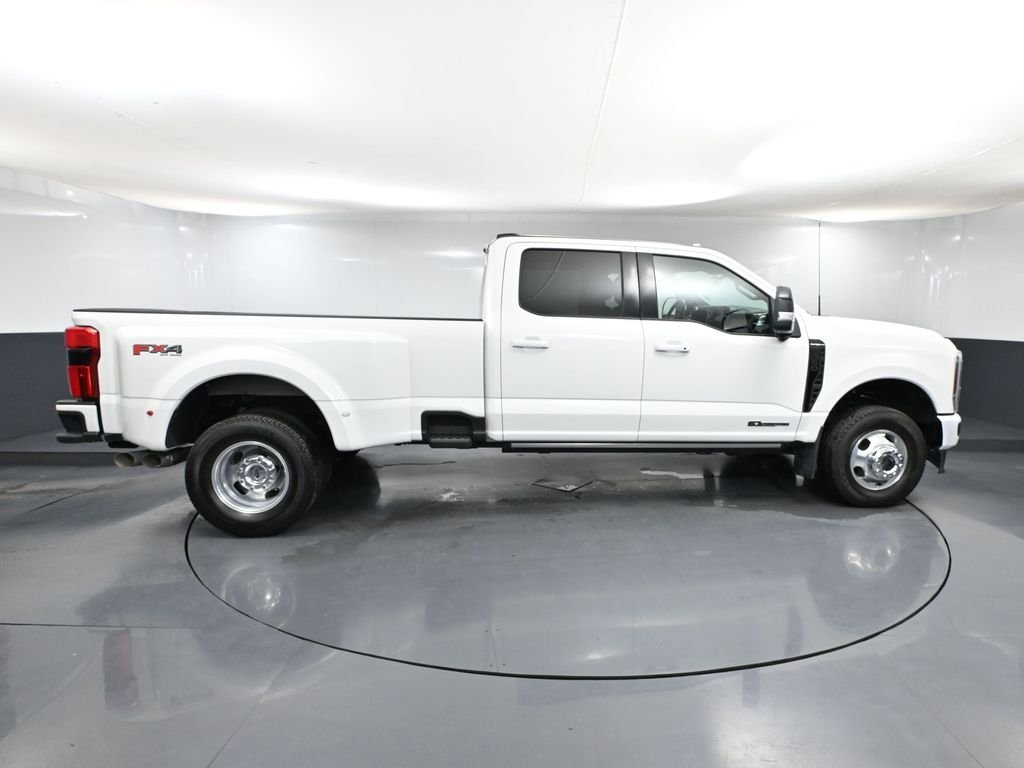 2025 Ford F-350 photo 3