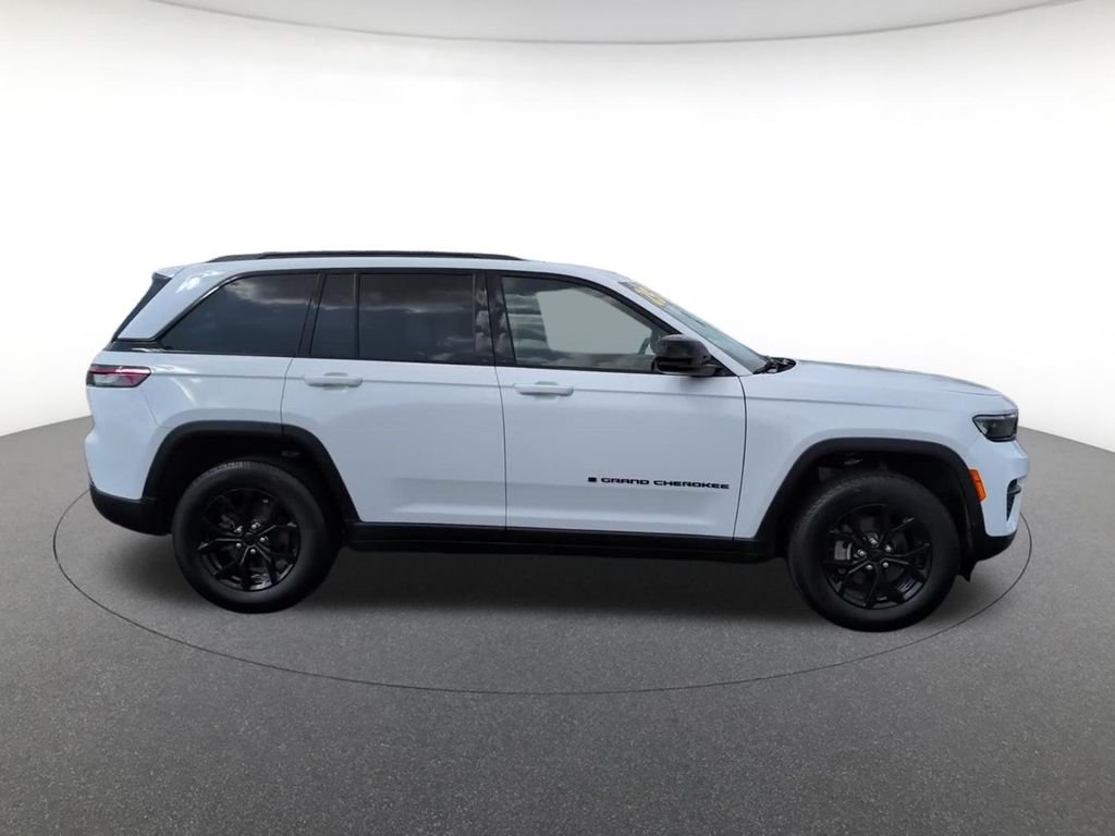 Certified Used 2025 White Jeep Altitude image 6