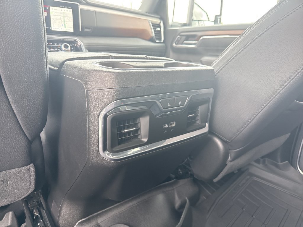 Used 2024 White GMC Denali image 20