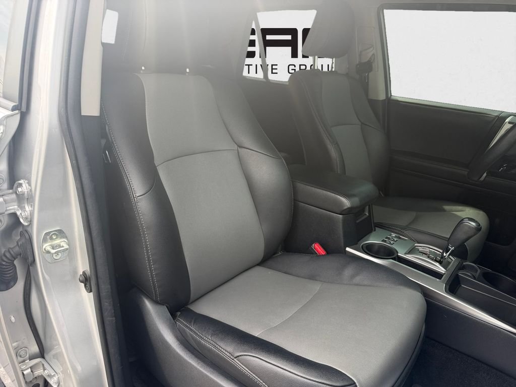 Used 2022 Silver Toyota SR5 Premium image 27