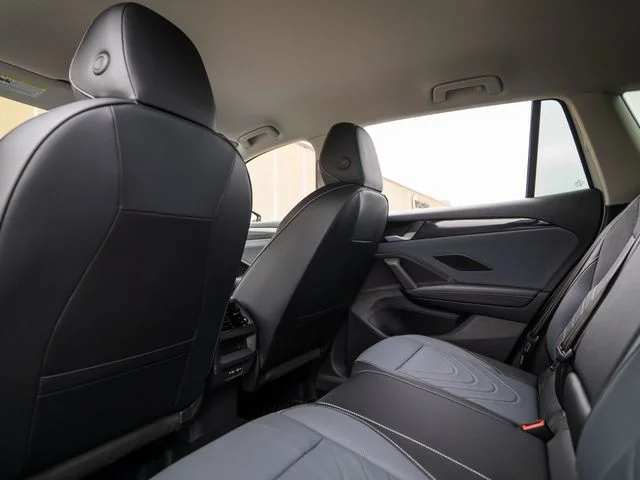 New 2026 White/off-white Volkswagen 2.0T SE image 29