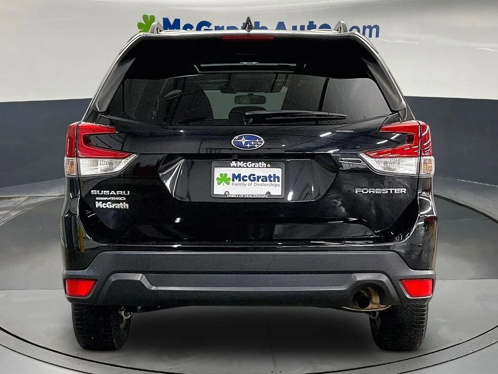 Used 2022 Black Subaru Premium image 6
