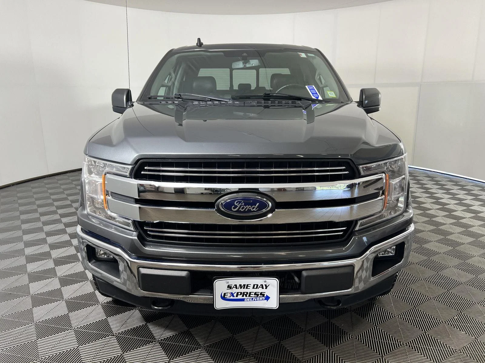 Used 2020  Ford XL image 30