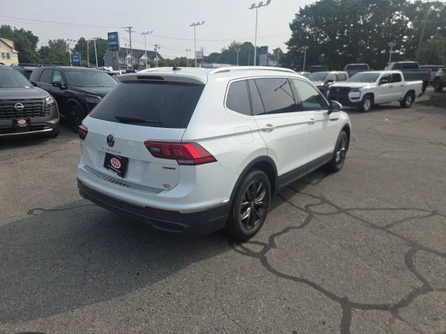 Used 2023 White Volkswagen 2.0T SE image 5