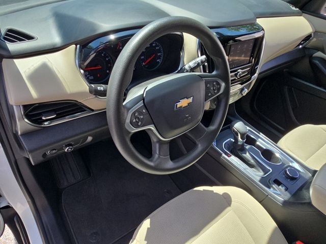 2023 Chevrolet Traverse LS - Photo 10