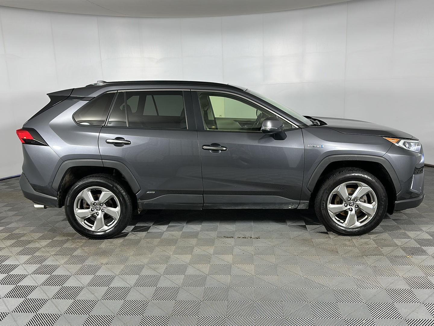 Used 2020 Magnetic Gray Metallic Toyota Limited image 30