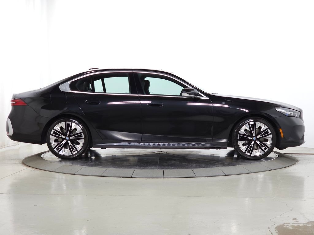 Used 2024 Black Sapphire Metallic BMW 540i xDrive image 11