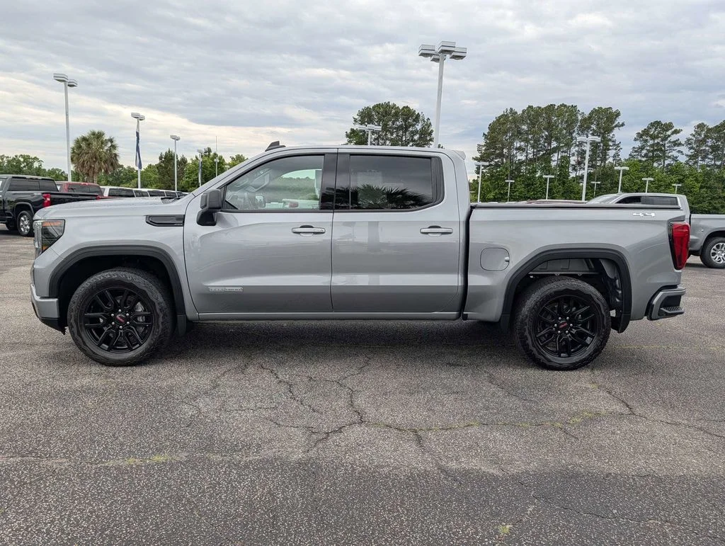 Used 2024 Silver GMC Elevation image 9