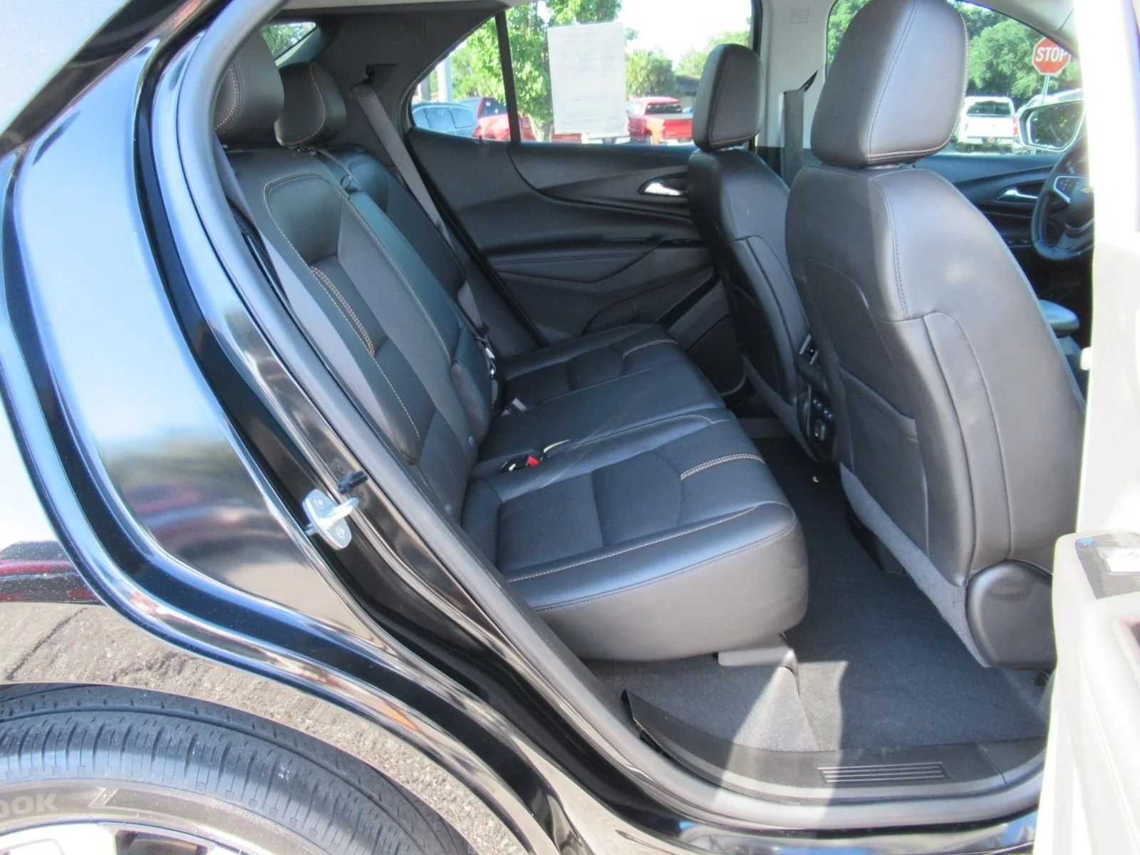 Used 2022 Black Chevrolet Premier image 31