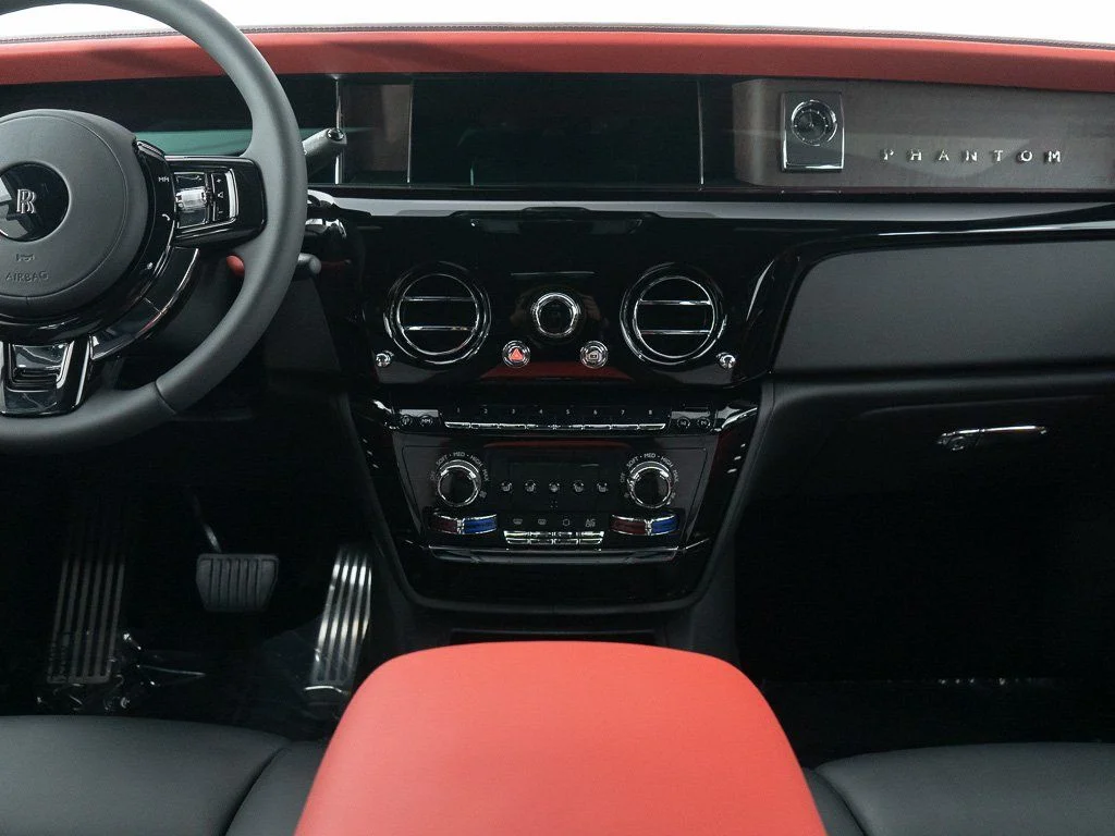 Used 2026 Black Diamond over Iguazu Blue Rolls-Royce  image 36