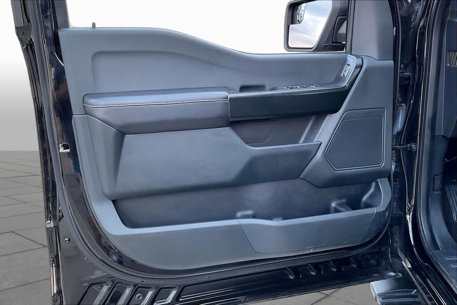Used 2021 Agate Black Ford XL image 21