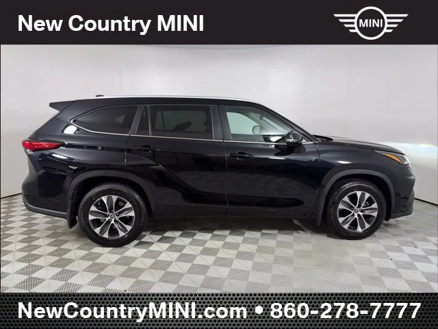 Used 2023 Black Toyota XLE image 8