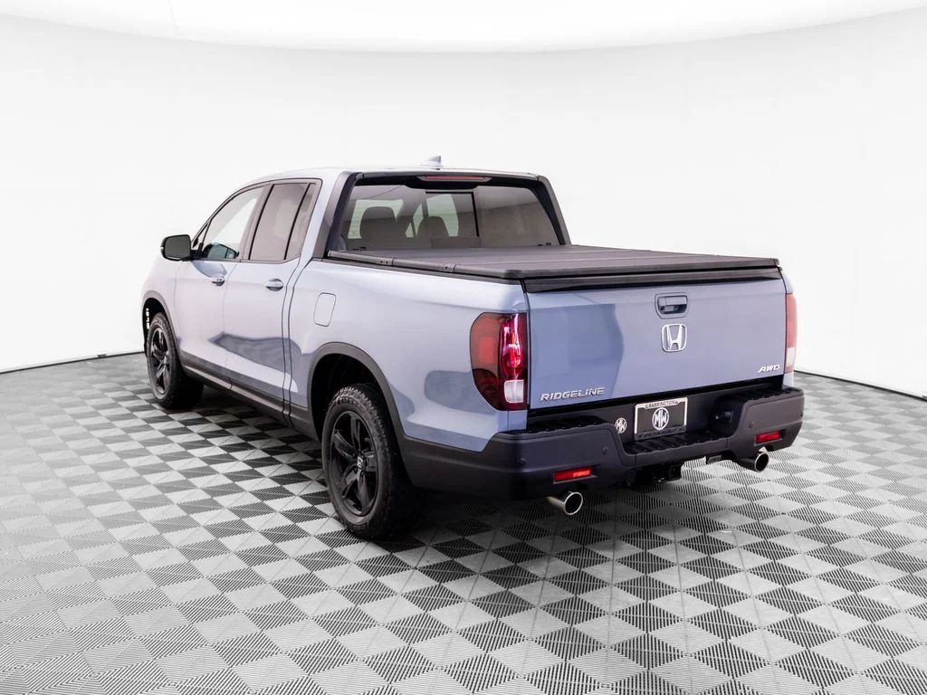 Certified Used 2023 Gray Honda Black Edition image 4