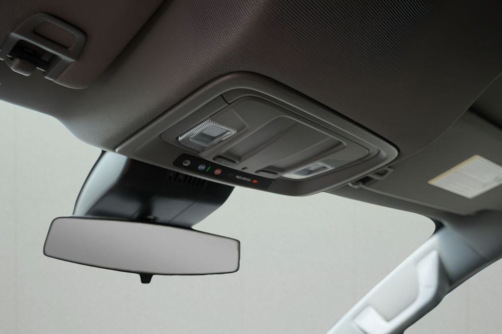 Used 2024 Summit White Chevrolet RST image 30