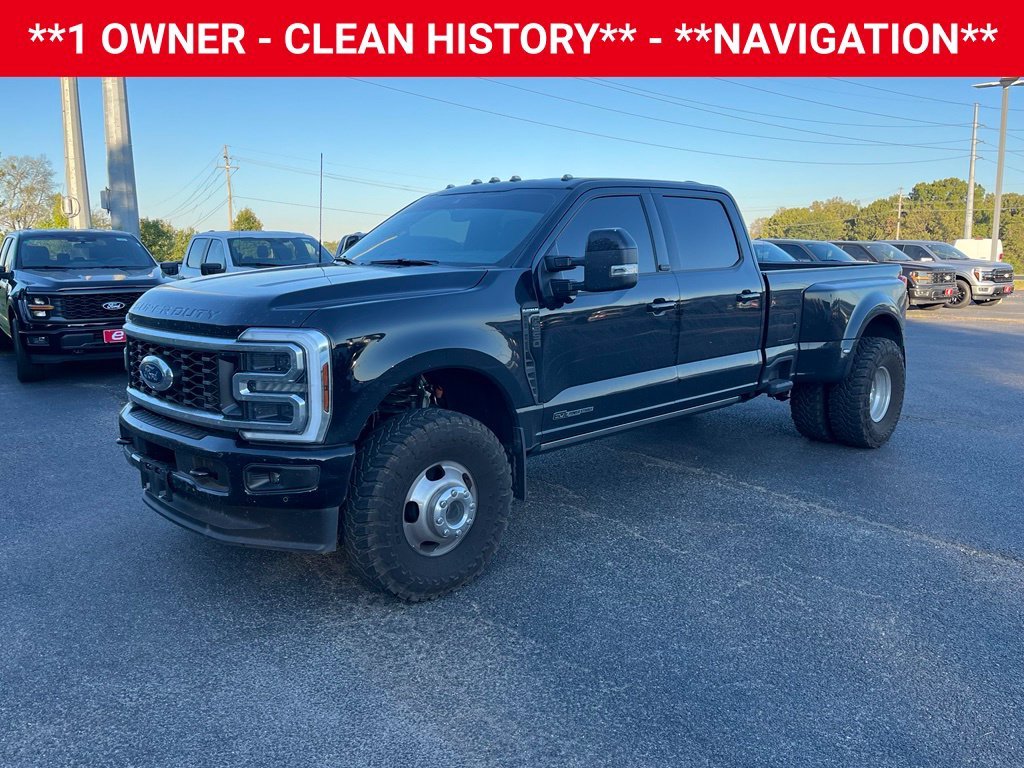 Used 2025 Agate Black Metallic Ford Platinum image 2