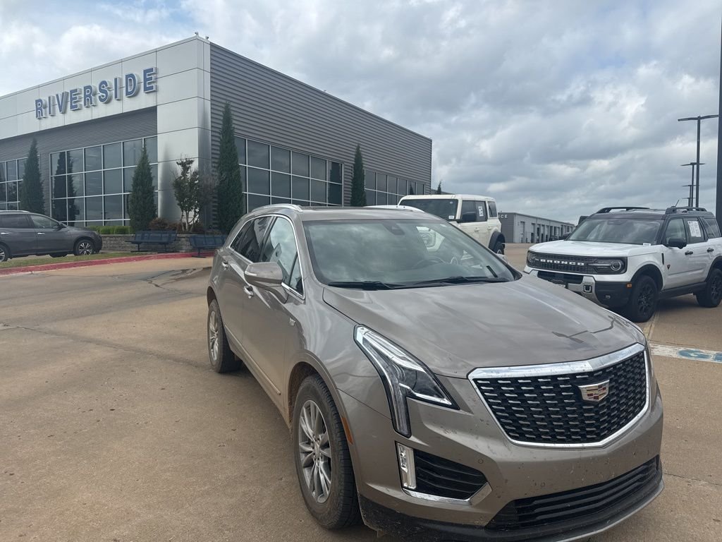 2022 Cadillac XT5 Premium Luxury