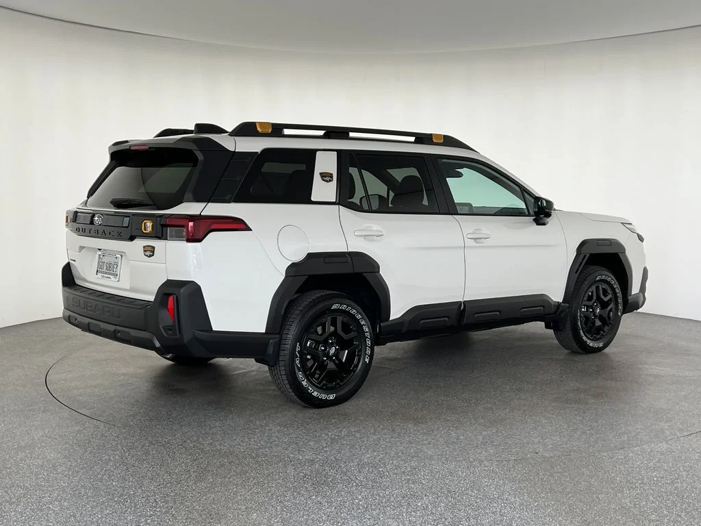 New 2026 CRYSTAL WHITE PEARL Subaru Wilderness image 4