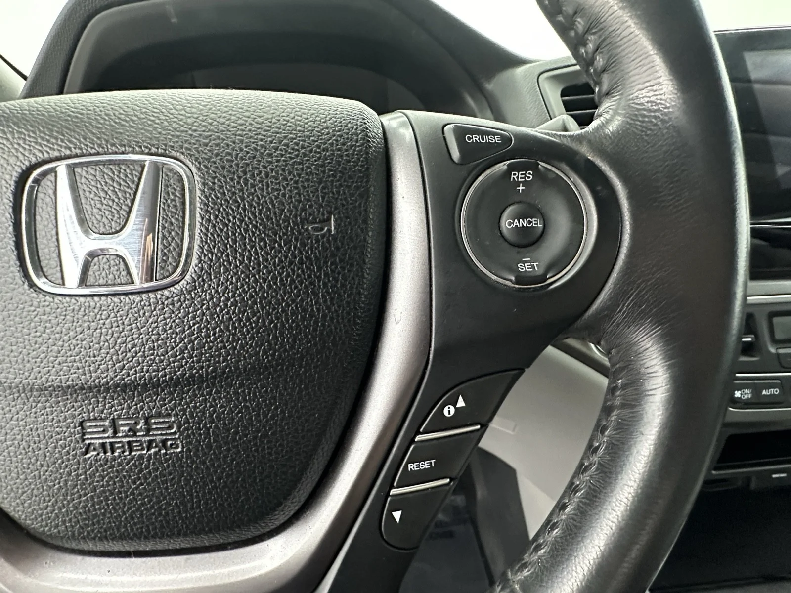Used 2019 Forest Mist Metallic Honda RTL-T AWD image 18