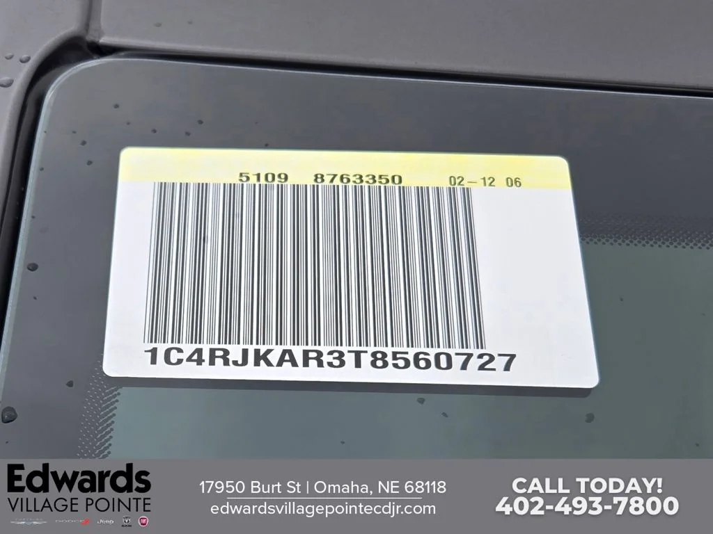 New 2026 Baltic Gray Metallic Clear-Coat Exterior Paint Jeep Altitude image 33