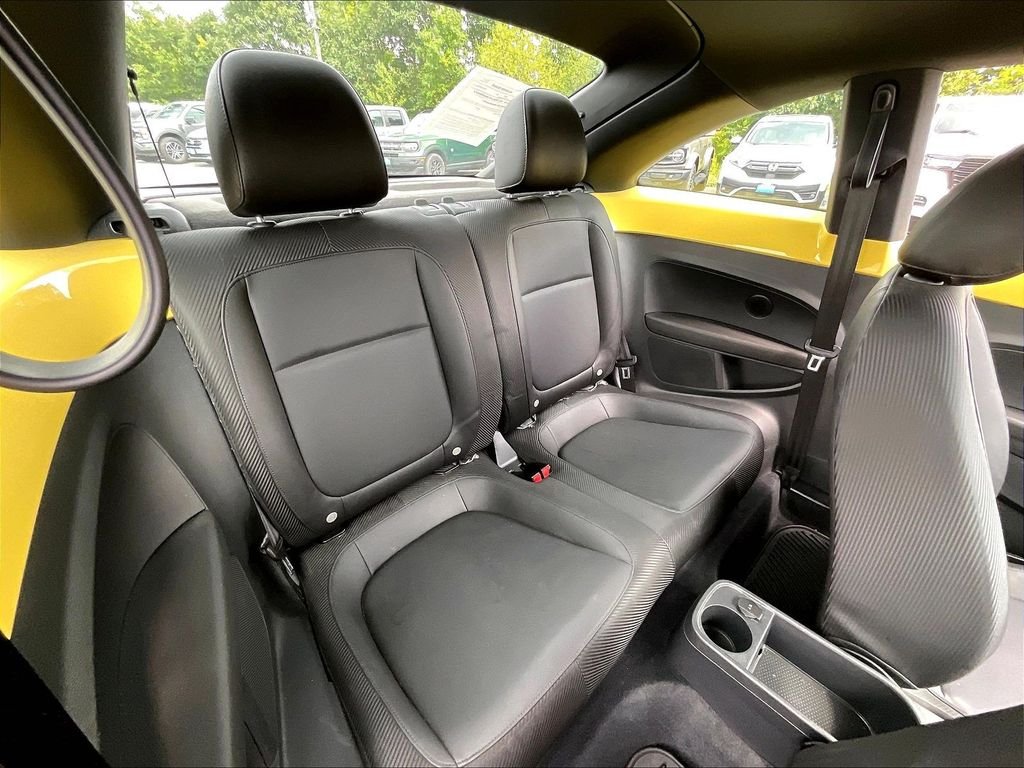 Used 2012 Saturn Yellow Volkswagen 2.5L image 15