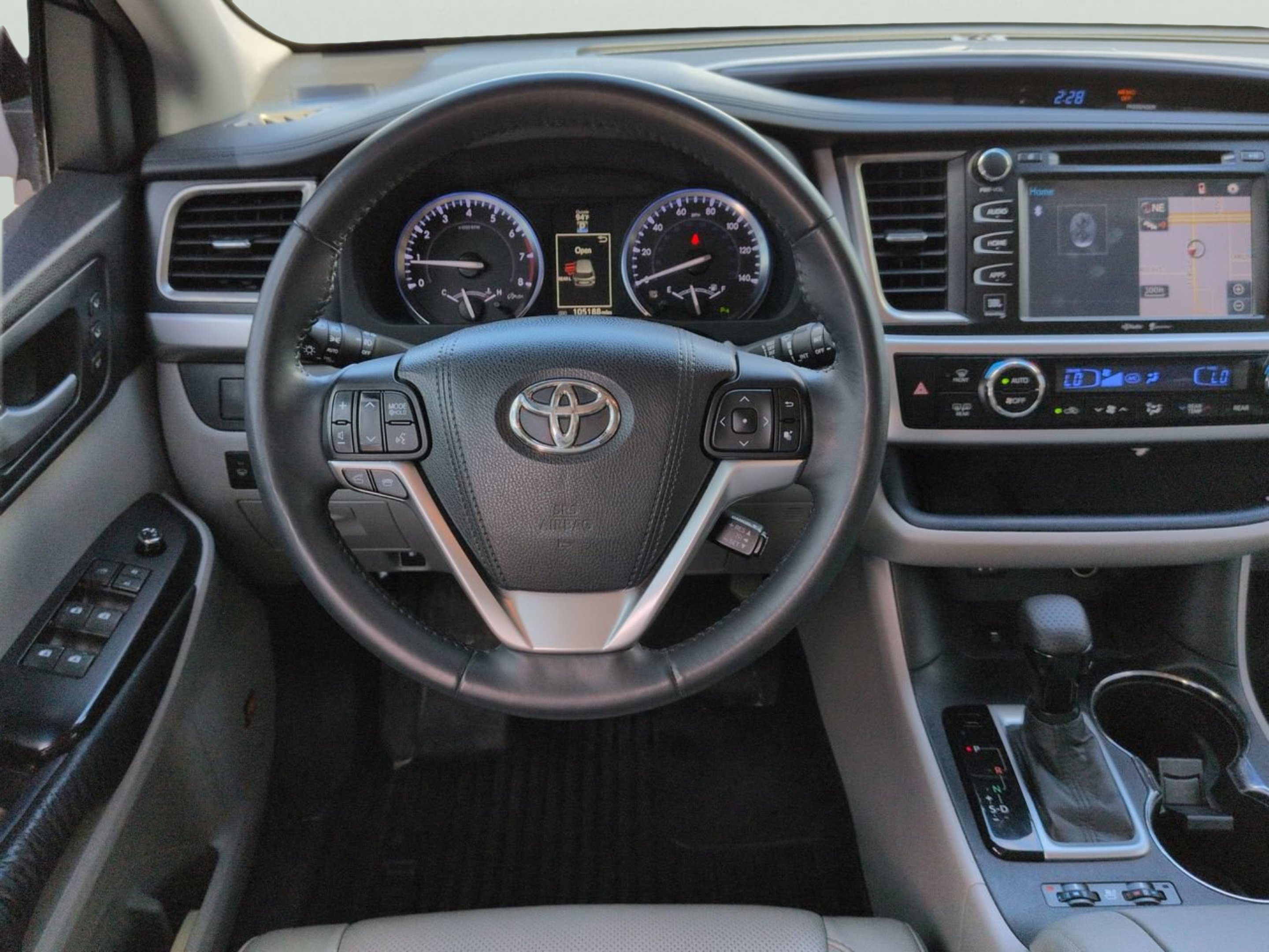 Used 2015 Silver Sky Metallic Toyota Limited image 13