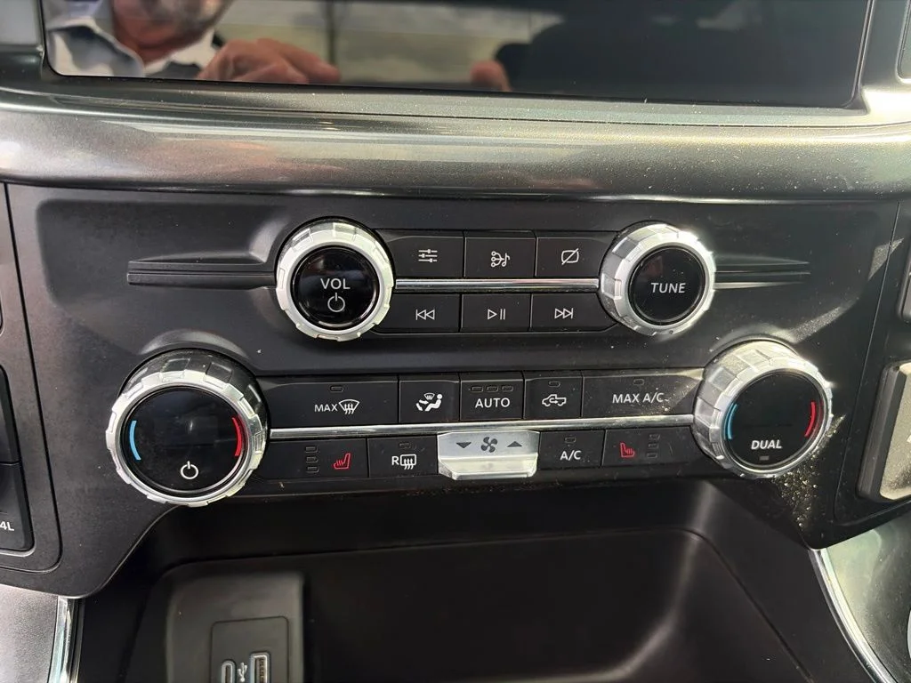 Used 2021 Silver Ford XLT image 30