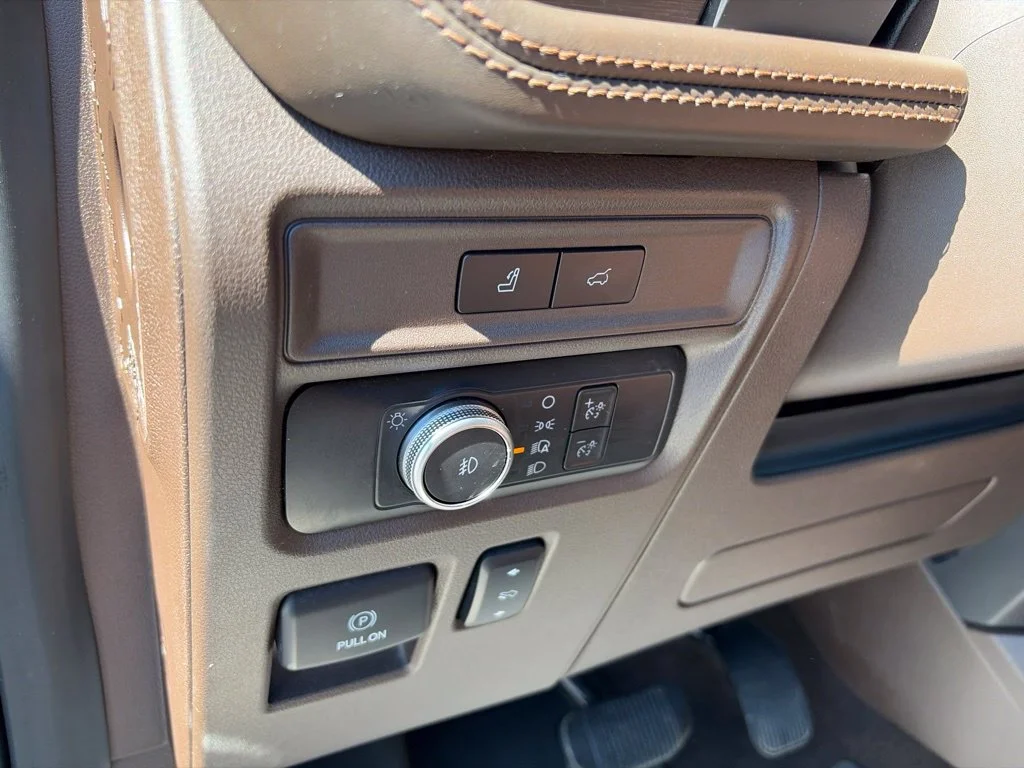 Used 2022 Agate Black Metallic Ford King Ranch image 19