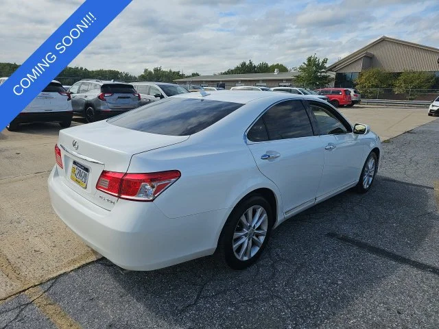 Used 2011 White Lexus 350 image 3