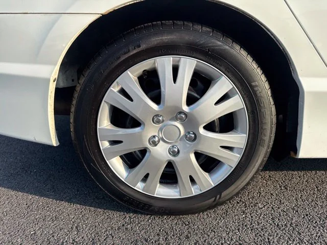 Used 2011 White Honda LX image 8