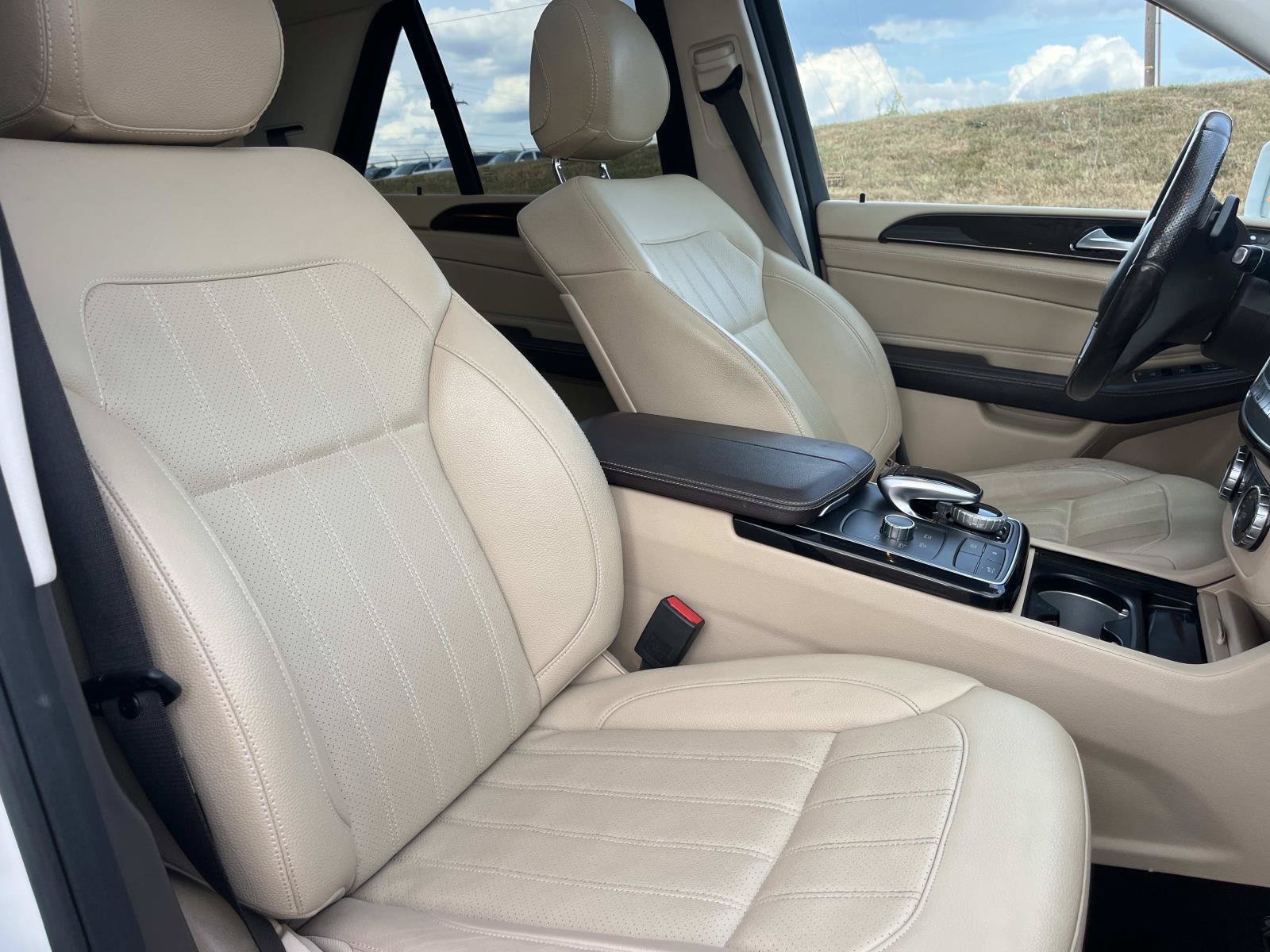 Used 2018 Polar White Mercedes-Benz GLE 350 image 22