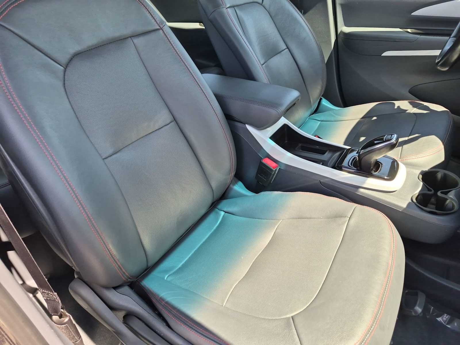 Used 2020 Nightfall Gray Metallic Chevrolet Premier image 19