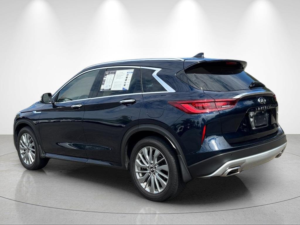 Used 2023 Hermosa Blue INFINITI LUXE image 3