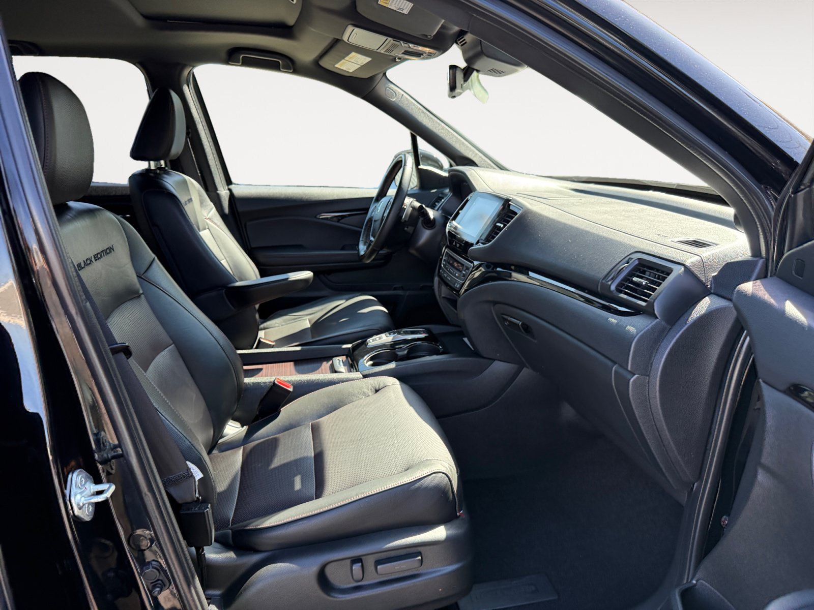 Used 2022 Platinum White Pearl Honda Black Edition image 19