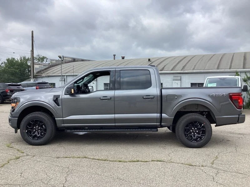New 2026 Carbonized Gray Metallic Ford XLT image 5