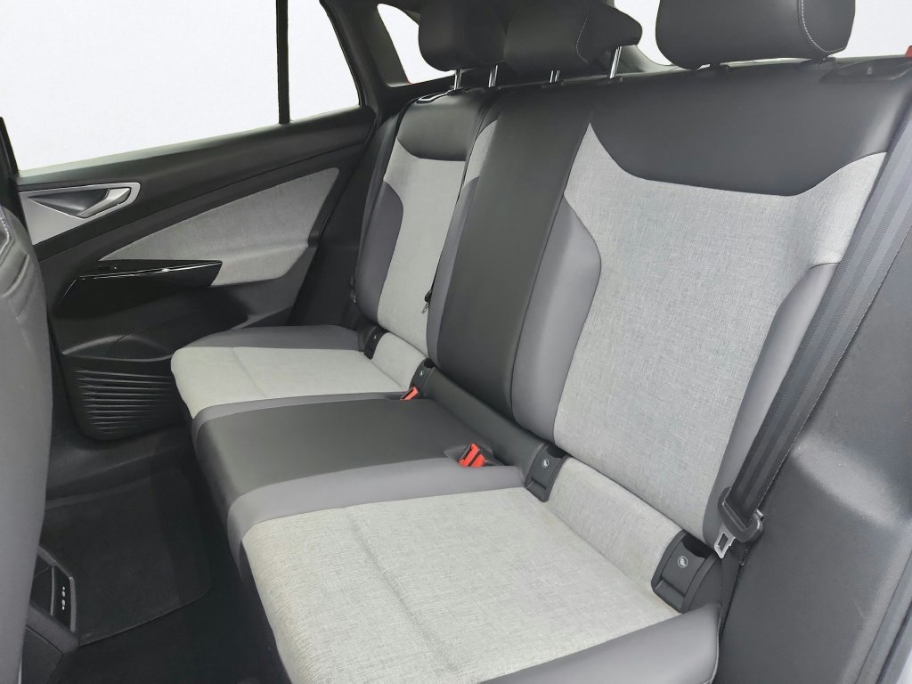Used 2023 Silver Volkswagen Pro image 21