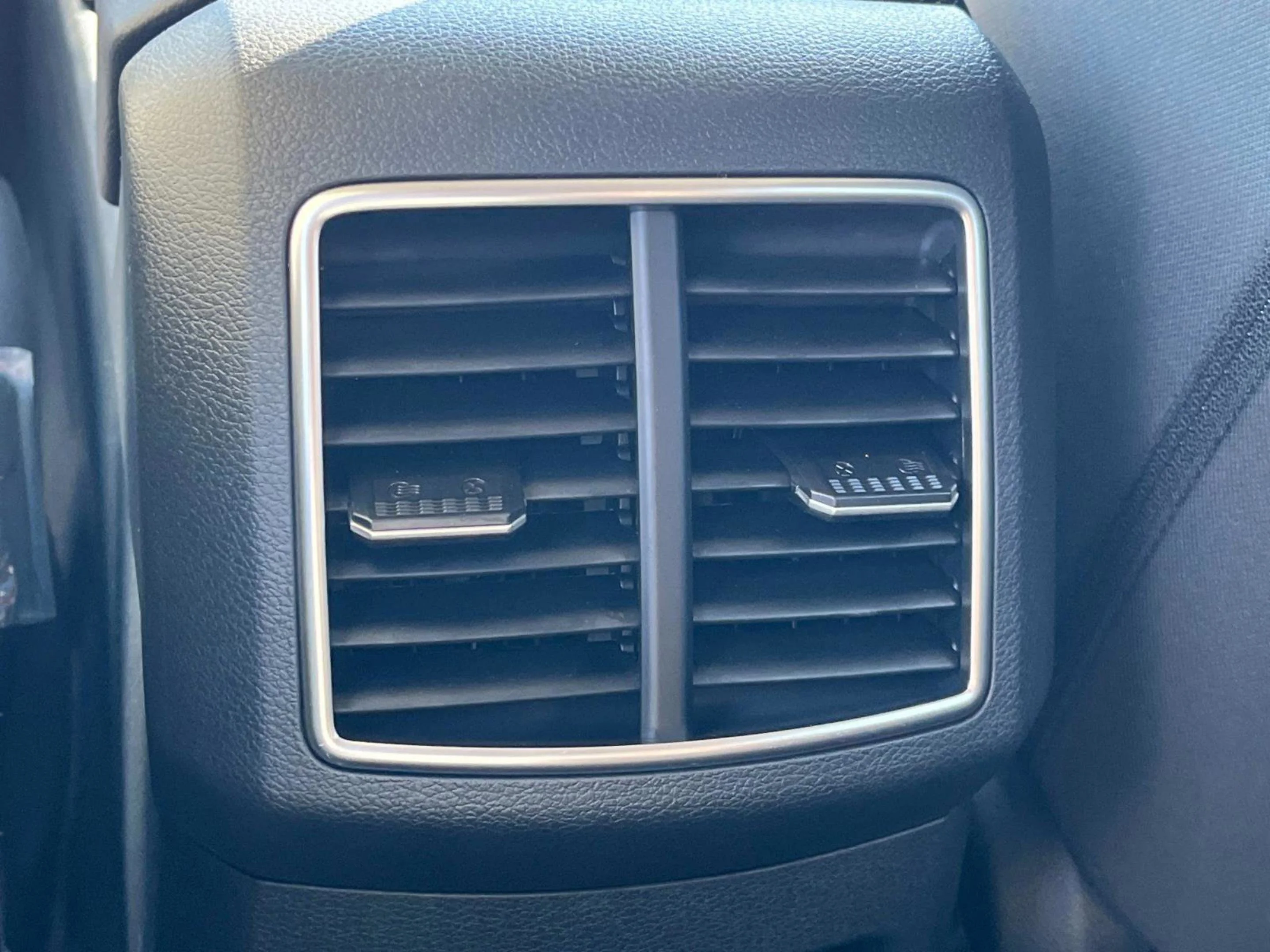 2025 Kia Sportage LX Hybrid - Photo 17