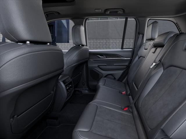 New 2026 Diamond Black Crystal Pearl-Coat Exterior Paint Jeep Altitude image 49