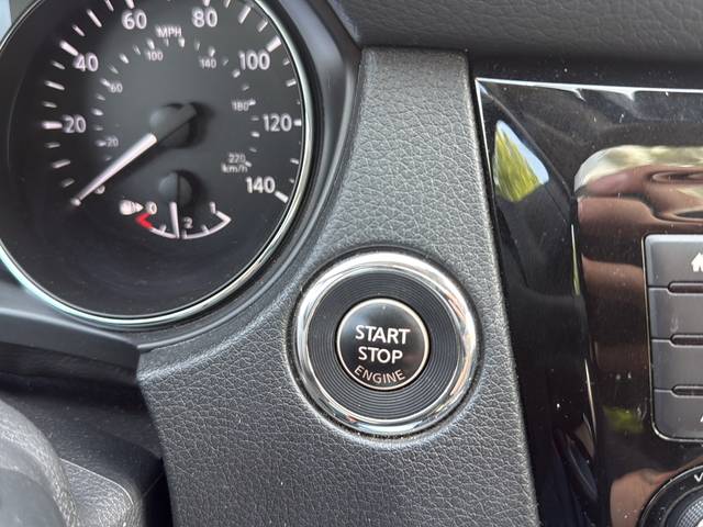 Used 2019 White Nissan SL image 13