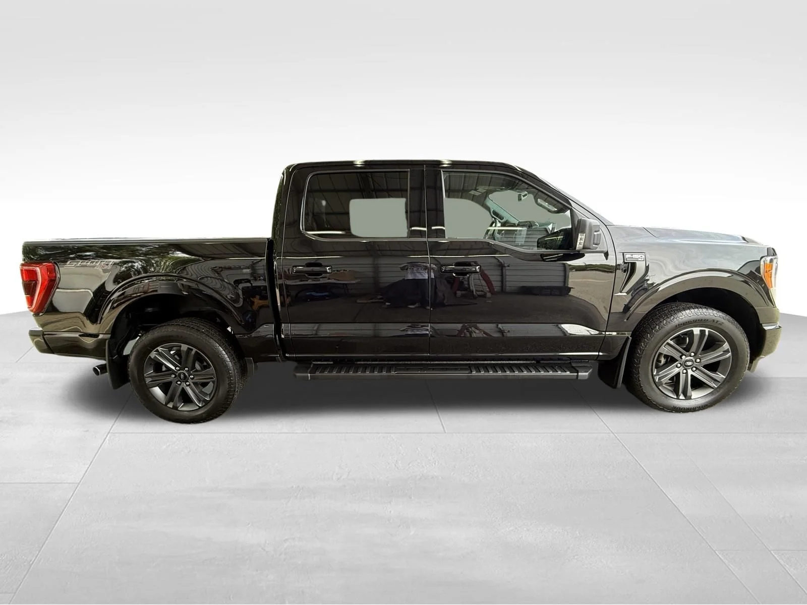 Used 2023 Black Ford XLT image 4
