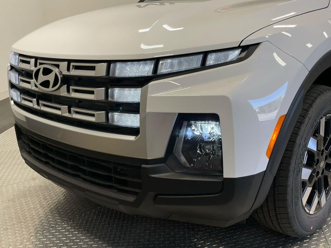New 2026 Atlas White Hyundai SEL Activity AWD image 15