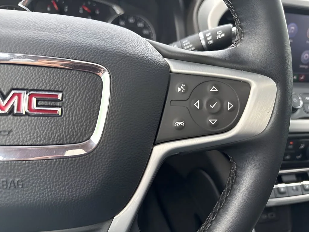 Used 2023 Summit White GMC SLT image 18