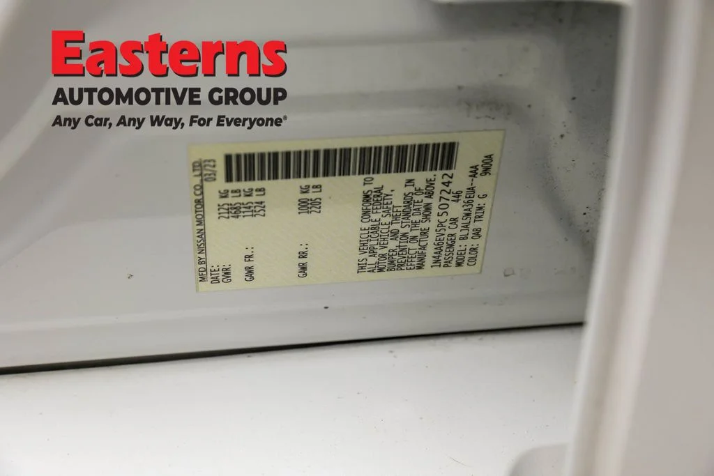 Used 2023 White Nissan SR image 39