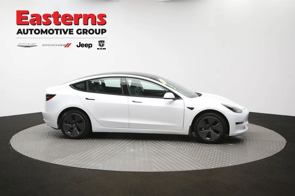 Used 2021 White Tesla Standard Range Plus image 40